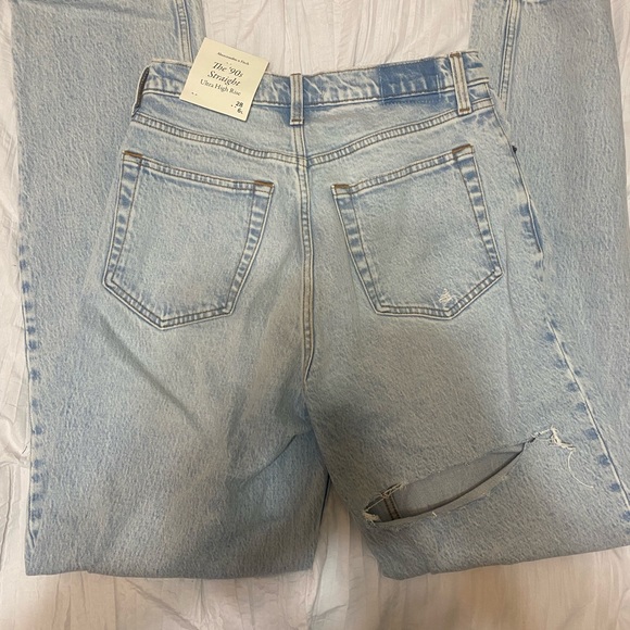 Abercrombie Ultra High Rise Jeans - Picture 4 of 4